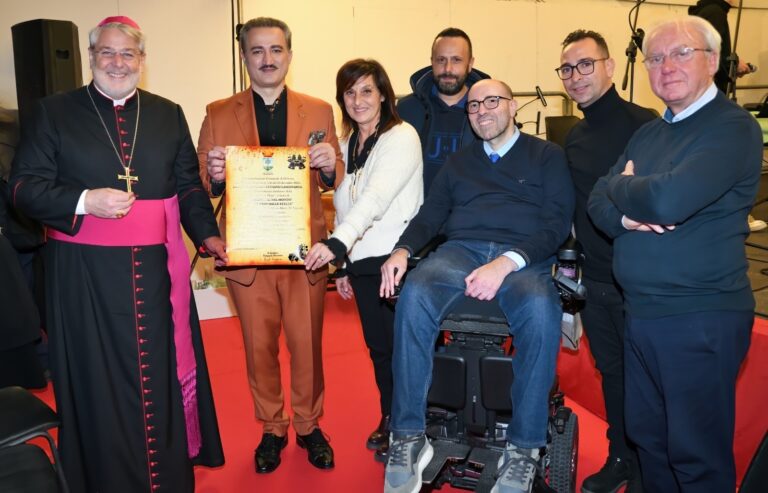 Tenor Luciano Lamonarca, primer Embajador en el Mundo